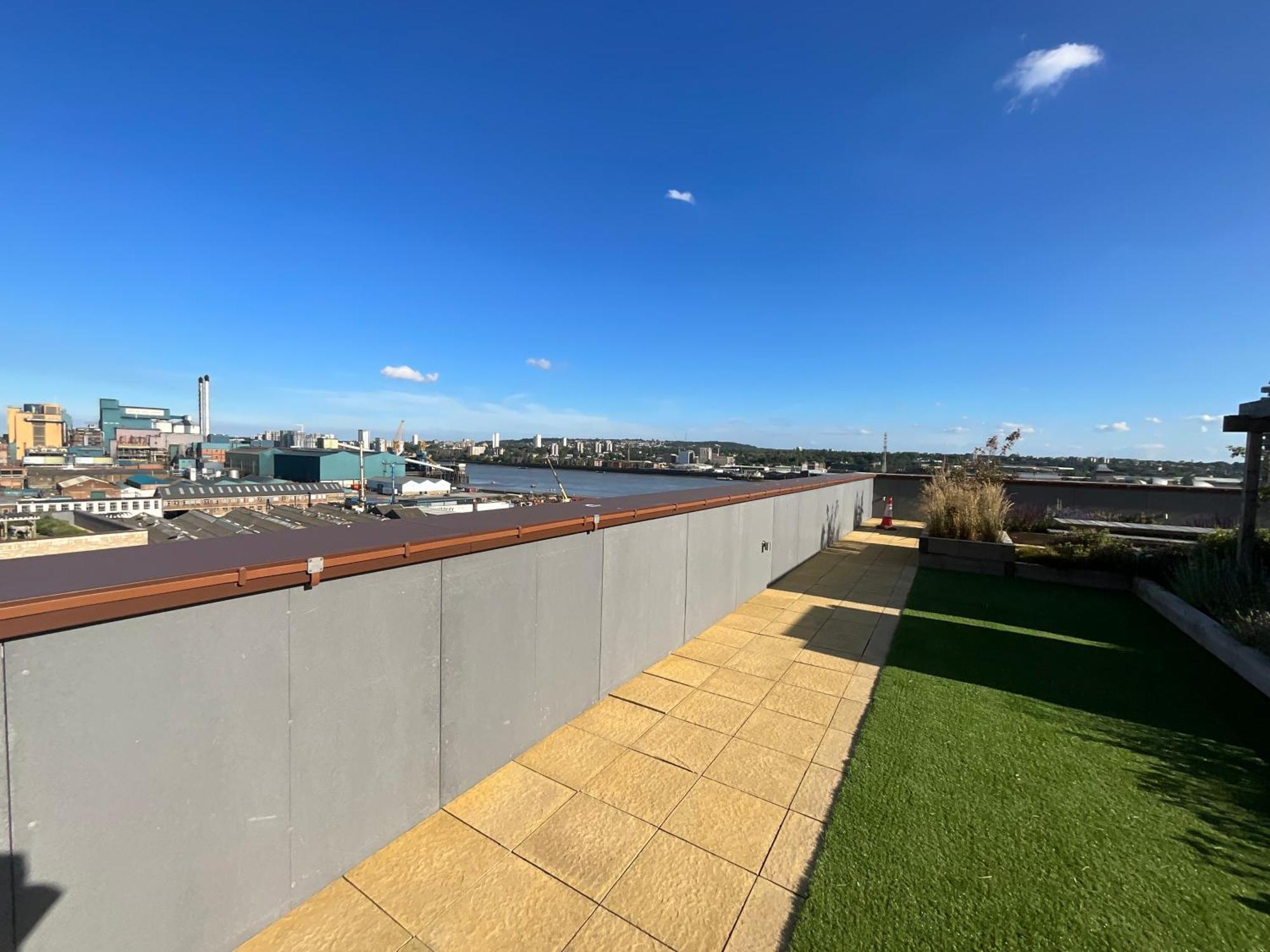 Deluxe Double Bed In Shared Apt Near Canary Wharf, City Airport & O2 Arena With Thames View Londres Exterior foto
