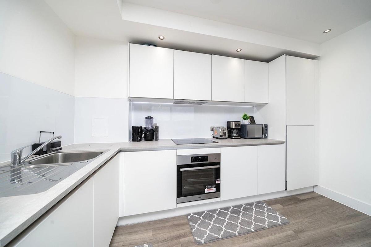 Deluxe Double Bed In Shared Apt Near Canary Wharf, City Airport & O2 Arena With Thames View Londres Exterior foto