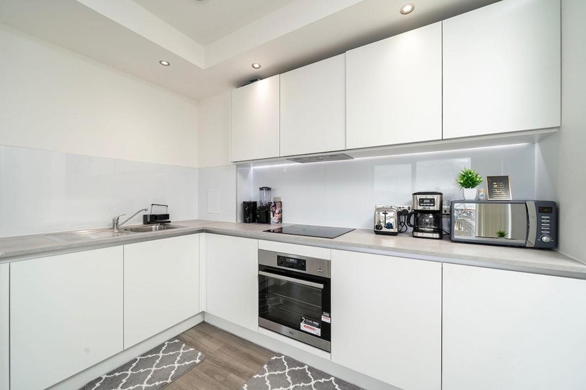 Deluxe Double Bed In Shared Apt Near Canary Wharf, City Airport & O2 Arena With Thames View Londres Exterior foto